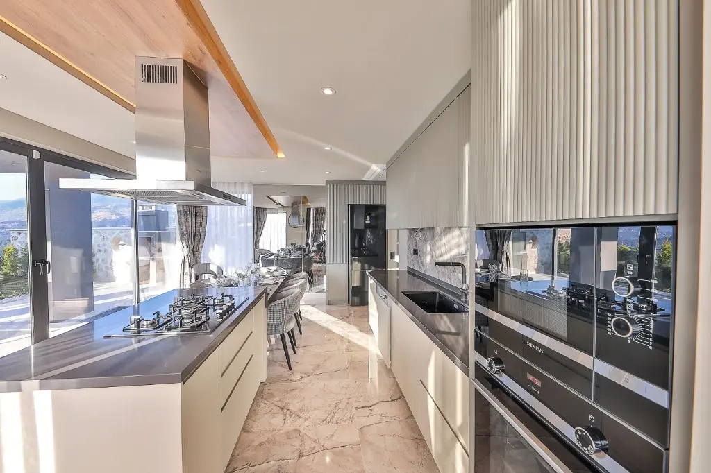 Modern kitchen